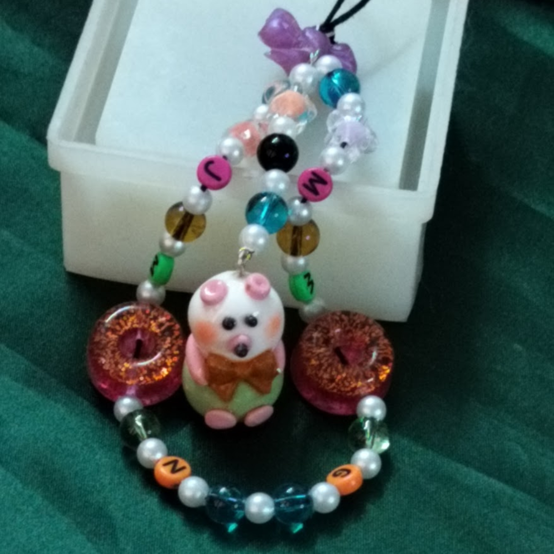 Green Laura – Your Cozy Little Cheer-Up Charm